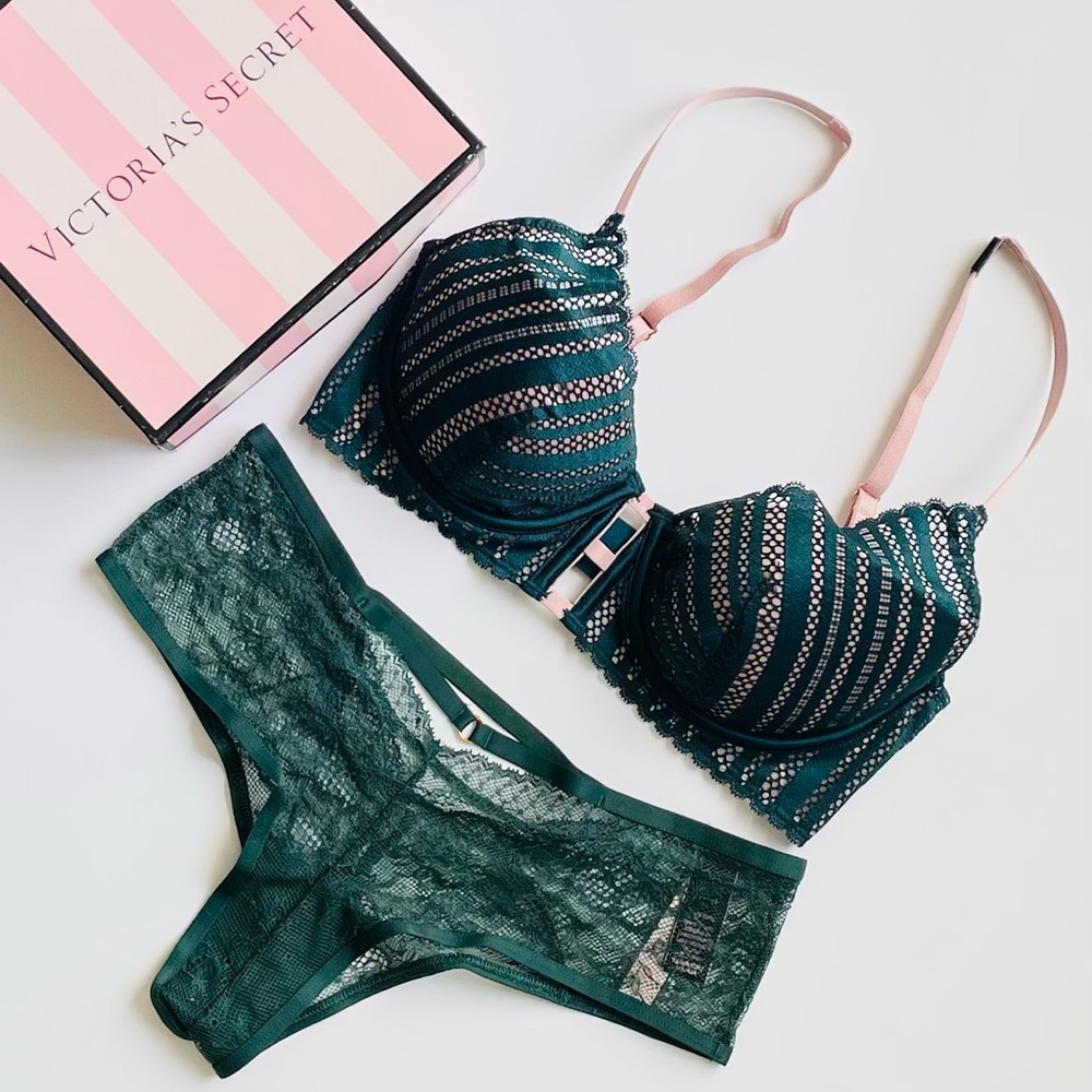 32D XS Victoria’s Secret green lingerie set